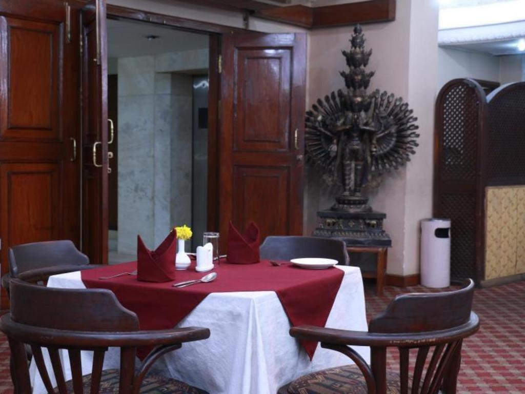 Hotel Mountain Katmandu Eksteriør bilde